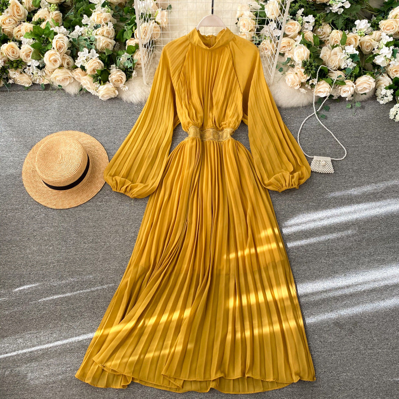 Retro Pleated Dress Round Neck Puff Sleeve Waist Was Thin Solid Color