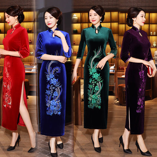 Retro improved embroidered cheongsam