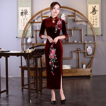 Embroidered retro long cheongsam dress with three-quarter sleeves velvet cheongsam