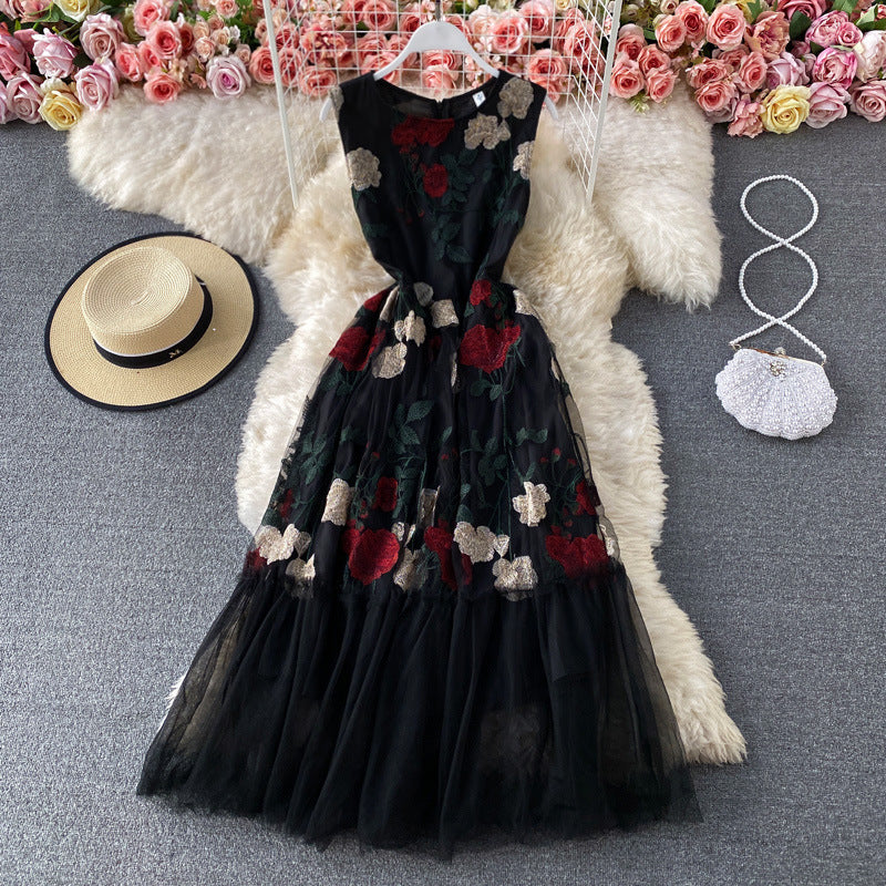 Women's Fashion Retro Mesh Rose Floral Embroidered Round Neck Dress