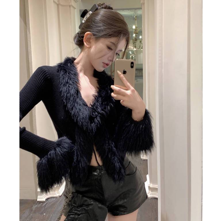 V-neck Stitching Bell Sleeve Slim Slimming And Simple Sweater